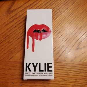 Kylie Cosmetics Matte lip kit 22